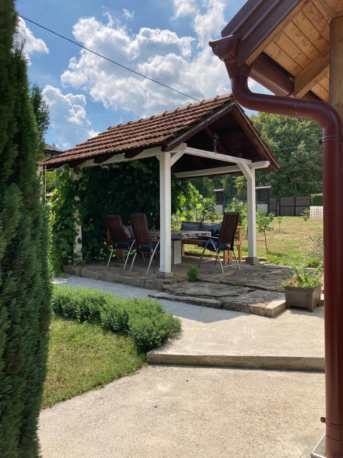 Holiday Home Tunnel Ravne Visoko Exterior photo